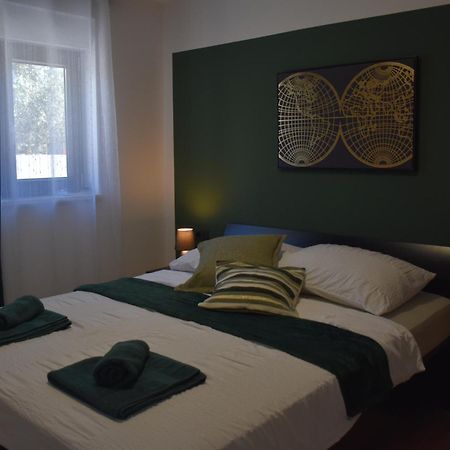 Apartments Rismondi 37E Fazana Bagian luar foto