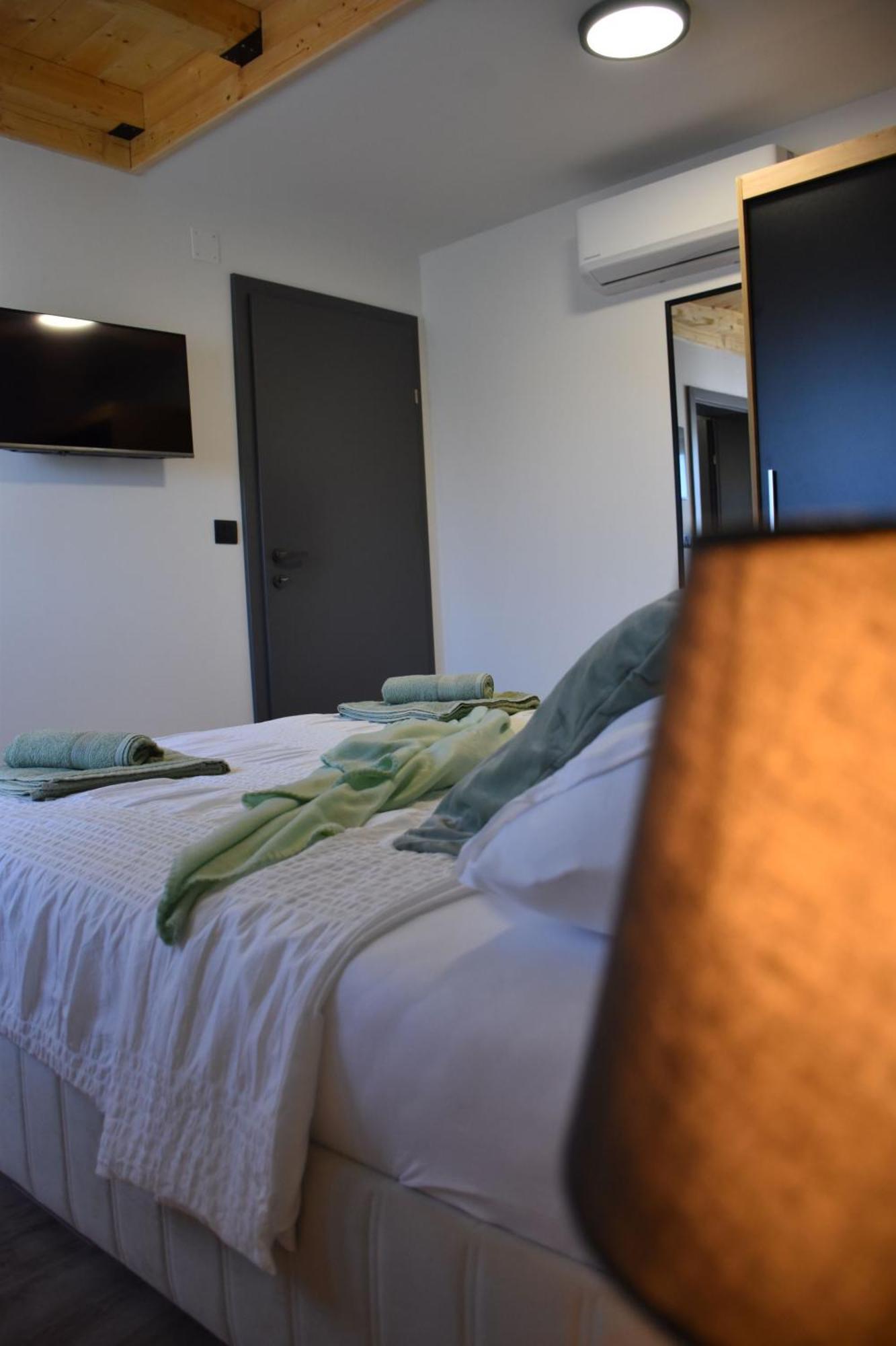 Apartments Rismondi 37E Fazana Bagian luar foto